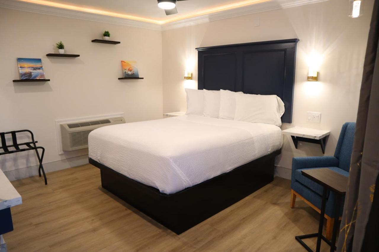 Blufftop Inn & Suites - Wharf/Restaurant District خليج مورو المظهر الخارجي الصورة