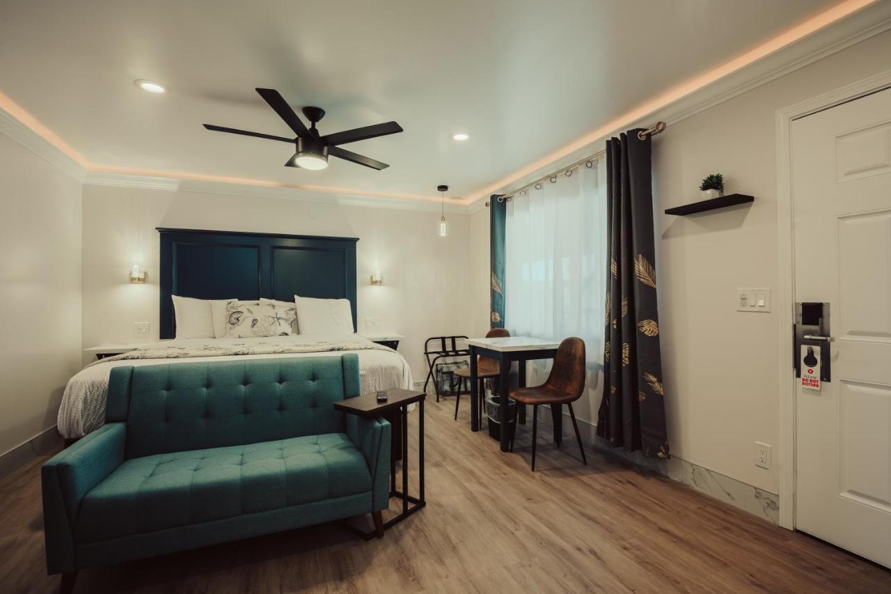 Blufftop Inn & Suites - Wharf/Restaurant District خليج مورو المظهر الخارجي الصورة