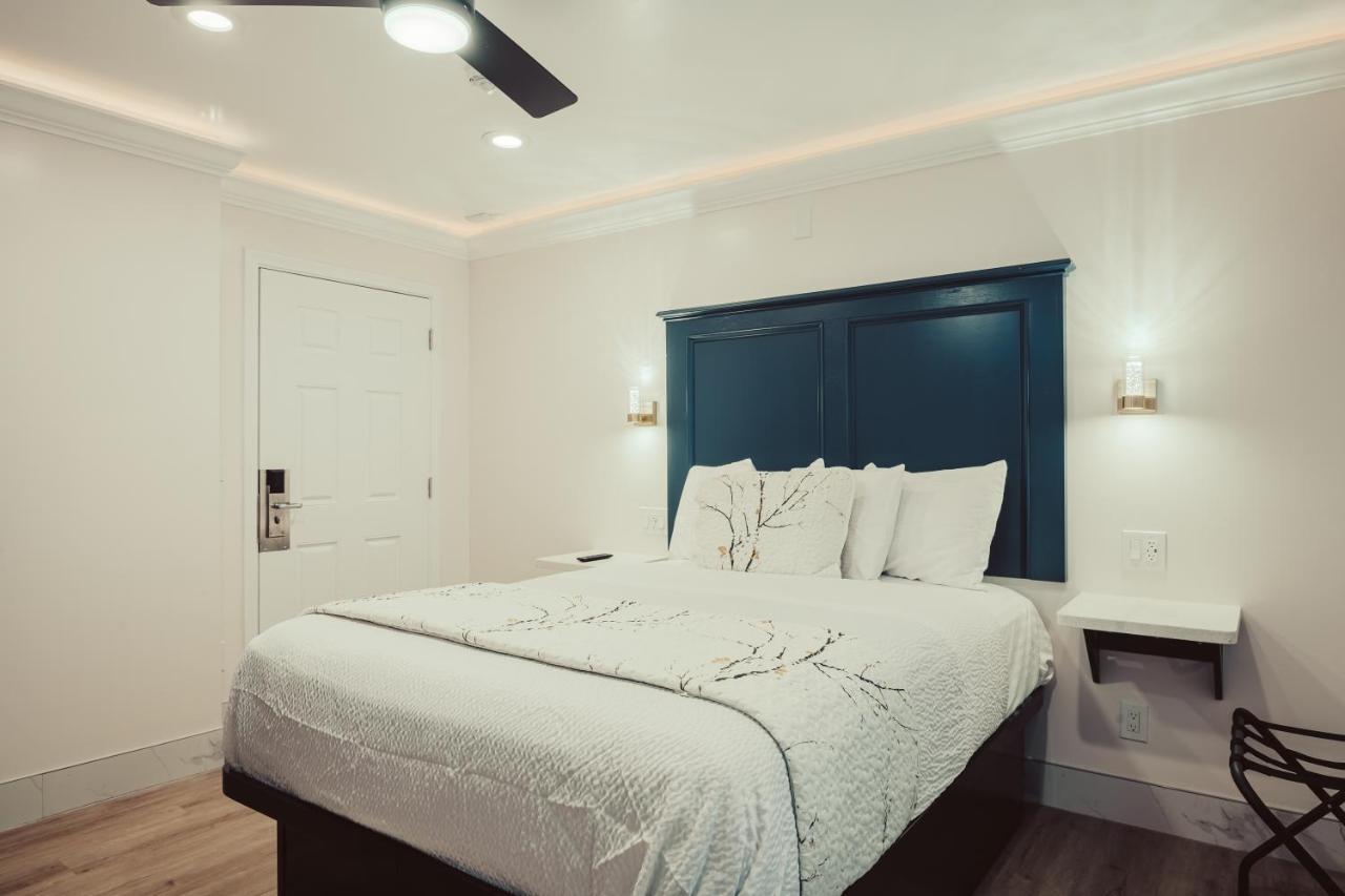 Blufftop Inn & Suites - Wharf/Restaurant District خليج مورو المظهر الخارجي الصورة