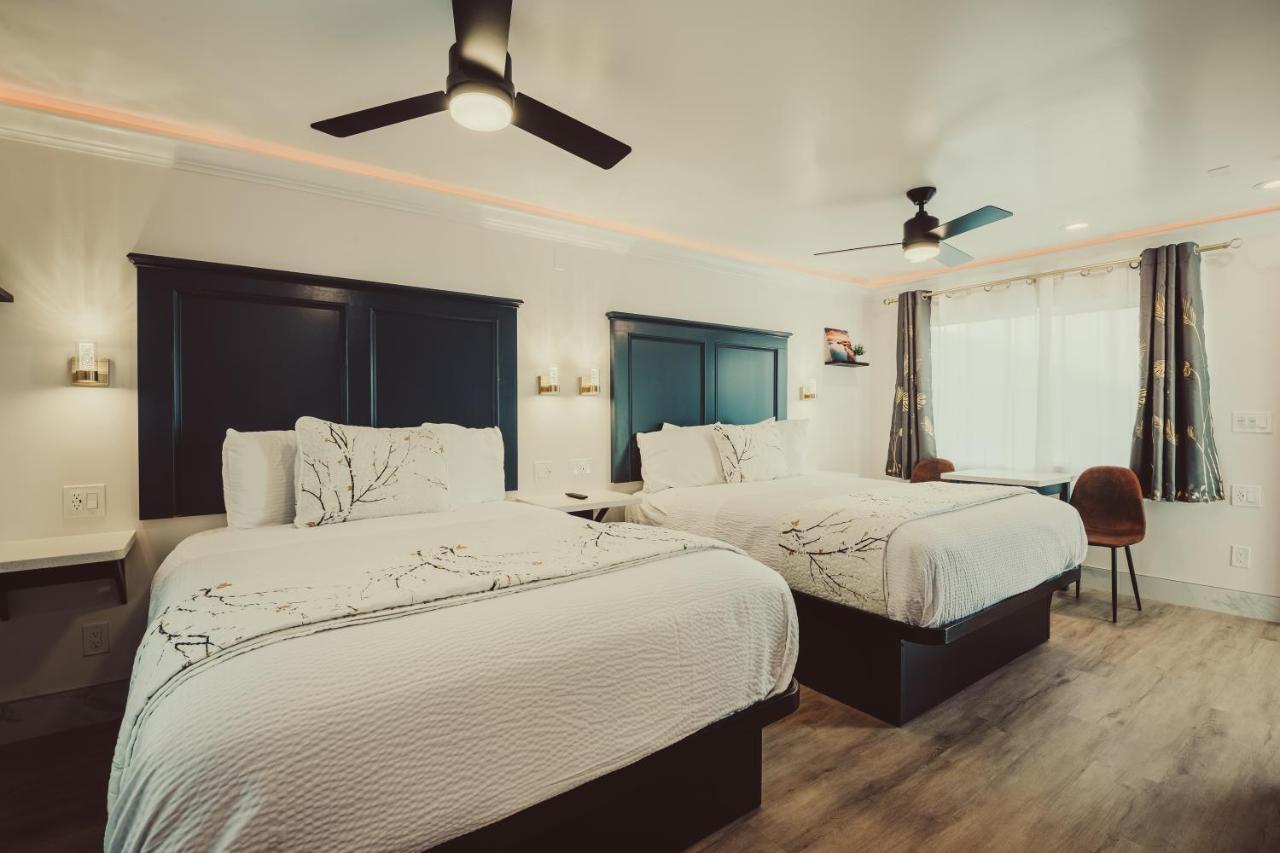 Blufftop Inn & Suites - Wharf/Restaurant District خليج مورو المظهر الخارجي الصورة