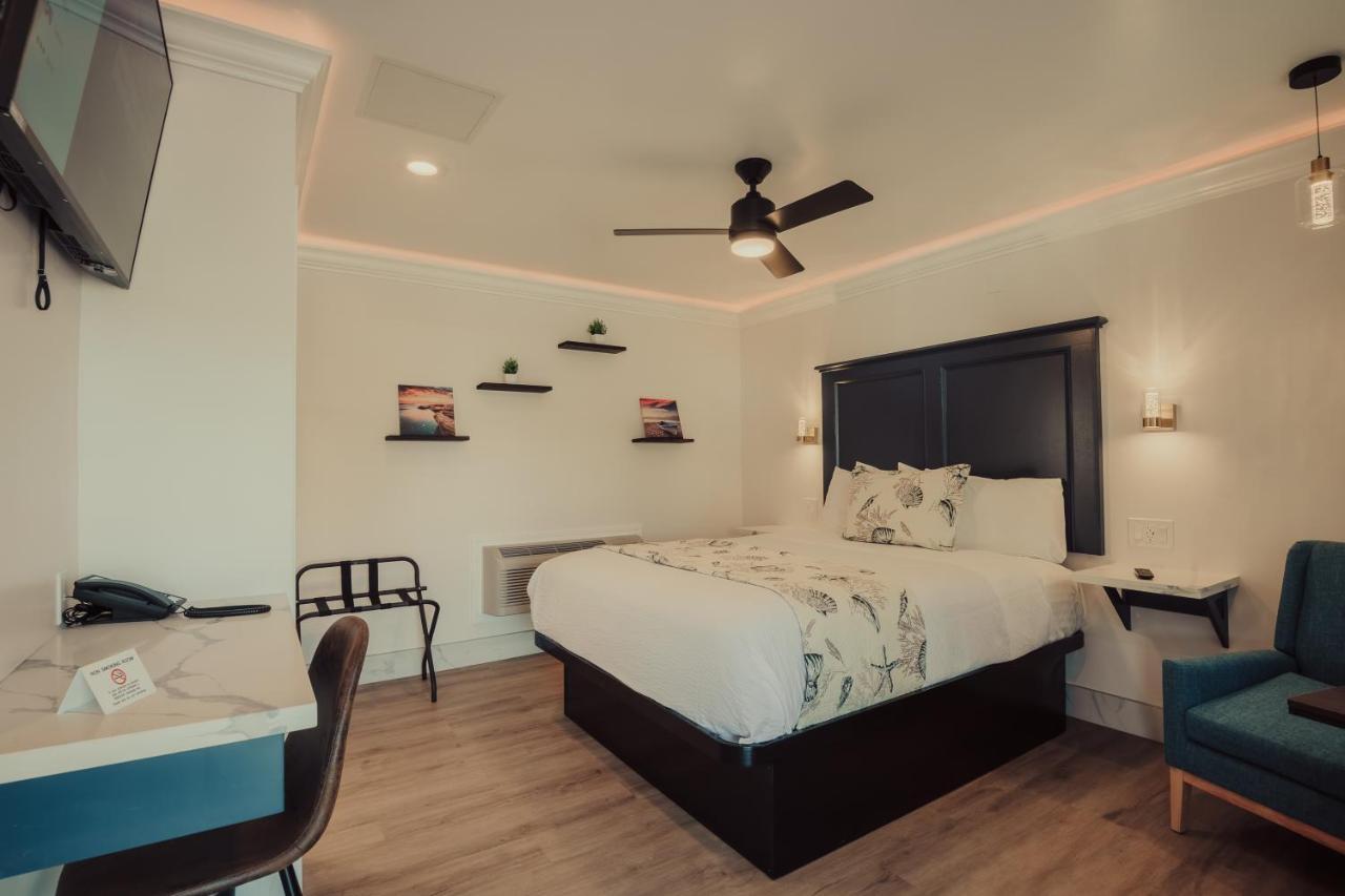 Blufftop Inn & Suites - Wharf/Restaurant District خليج مورو المظهر الخارجي الصورة