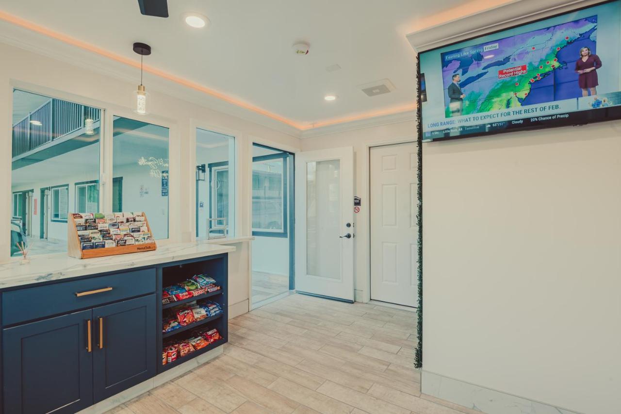 Blufftop Inn & Suites - Wharf/Restaurant District خليج مورو المظهر الخارجي الصورة
